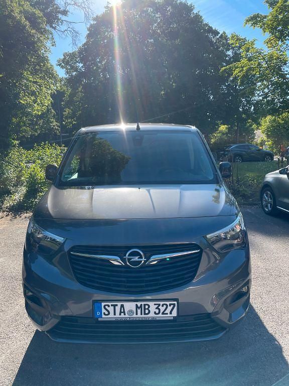 Grau Gebraucht 2023 Opel Combo Edition Van / Kleinbus | 17.850 € (Fairer Preis) - Bild 1/4