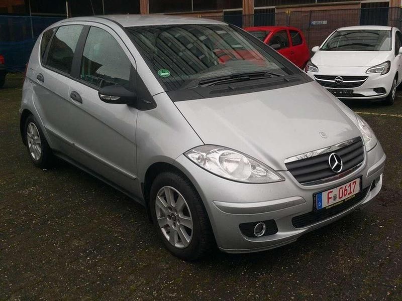 Gebraucht Mercedes A150 95 PS (69 kW) 2008 Himmel blau Limousine