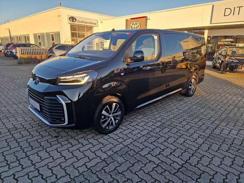 Gebraucht Toyota Proace Verso Team 177 PS (130 kW) 2024 Graphitschwarz Kombi