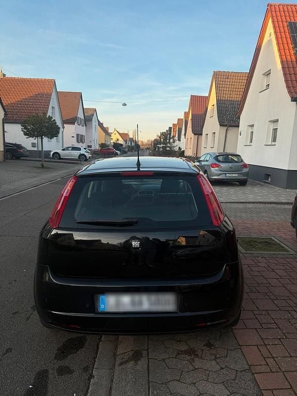 Gebraucht Fiat Grande Punto 77 PS (56 kW) 2008 Schwarz Kleinwagen