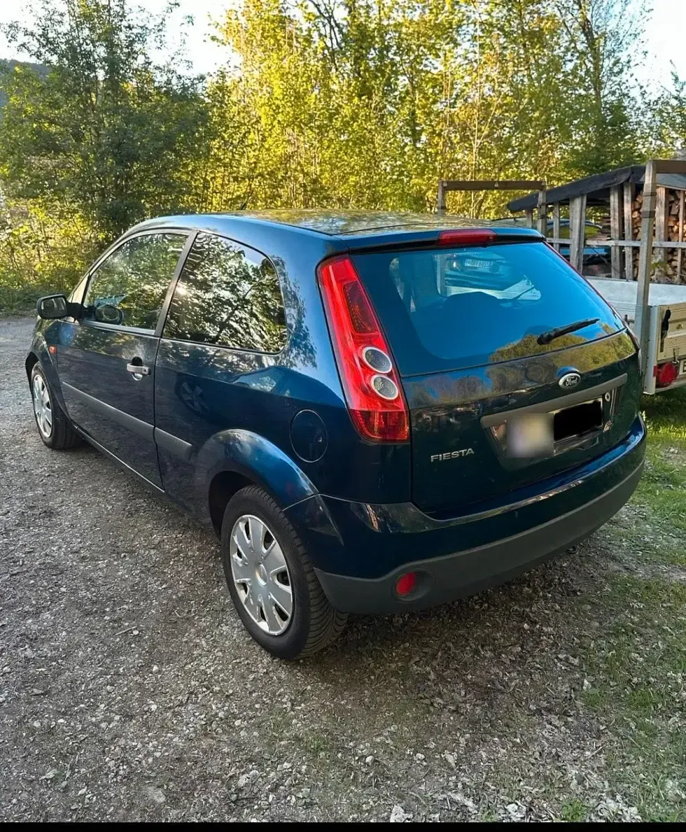 Gebraucht Ford Fiesta 70 PS (51 kW) 2005 Blau Kleinwagen