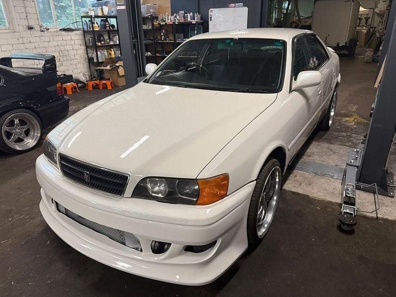 Weiß Gebraucht 2001 Toyota Chaser Limousine | 20.000 € - Bild 1/4