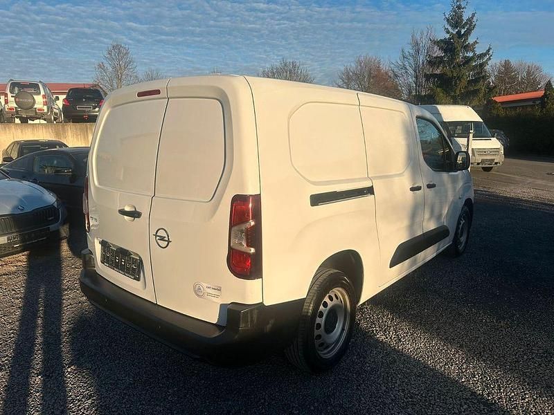 Gebraucht Opel Combo Basis 102 PS (75 kW) 2023 Weiß Van / Kleinbus