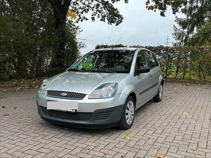 Silber Gebraucht 2005 Ford Fiesta Kleinwagen | 1.200 € (Fairer Preis) - Bild 1/4
