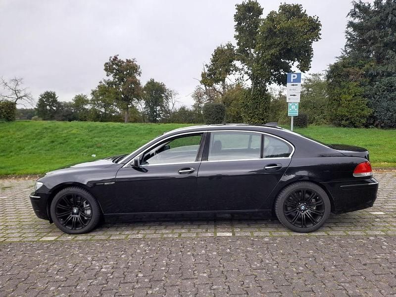 Gebraucht BMW 760L 445 PS (327 kW) 2005 Schwarz Limousine