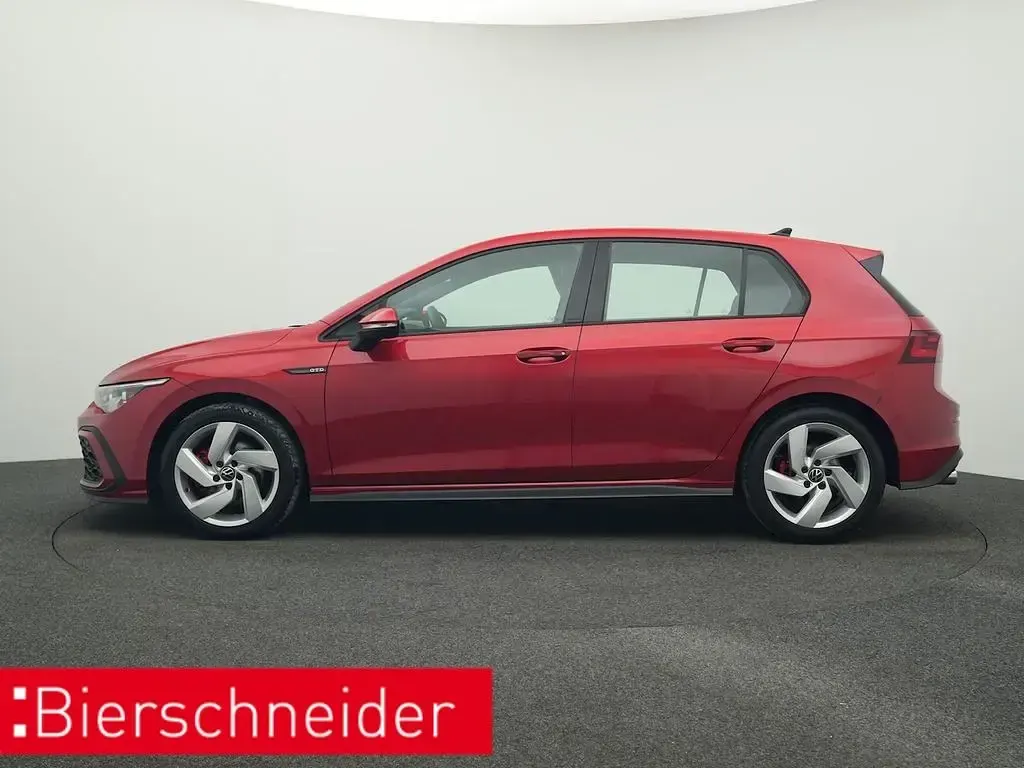 Second-hand VW Golf VIII GTD 200 CP (147 kW) 2023 Roșu Berlinǎ