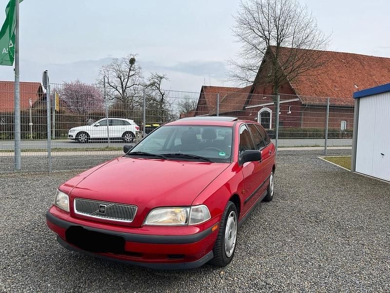 Gebraucht Volvo V40 122 PS (89 kW) 1997 Rot Kombi