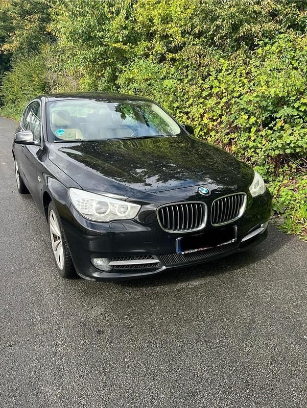 Schwarz Gebraucht 2011 BMW 530 Gran Turismo Coupé | 9.300 € (Superpreis) - Bild 1/4
