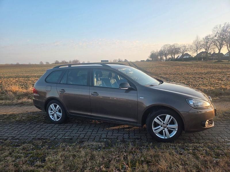 Gebraucht VW Golf VI Match 86 PS (63 kW) 2012 Braun Kleinwagen