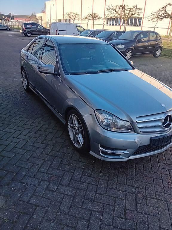 Gebraucht Mercedes C250 Avantgarde 204 PS (150 kW) 2012 Grau Limousine