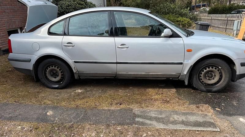 Gebraucht VW Passat 90 PS (66 kW) 1997 Silber Limousine