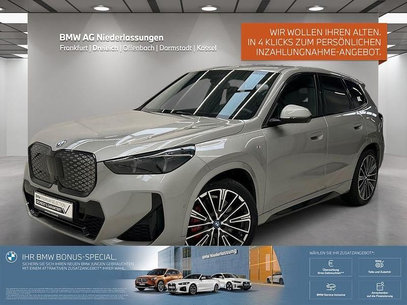 Silber Gebraucht 2024 BMW iX1 M Sport SUV | 57.590 € - Bild 1/3