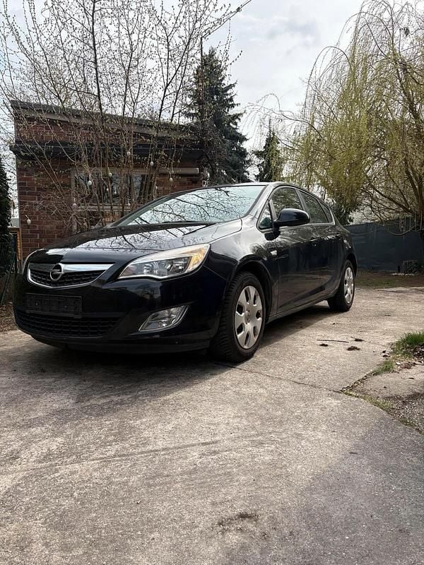 Gebraucht Opel Astra 87 PS (63 kW) 2010 Schwarz Kleinwagen