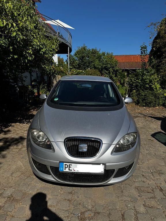 Silber Gebraucht 2004 Seat Altea Van / Kleinbus | 1.200 € (Superpreis) - Bild 1/4