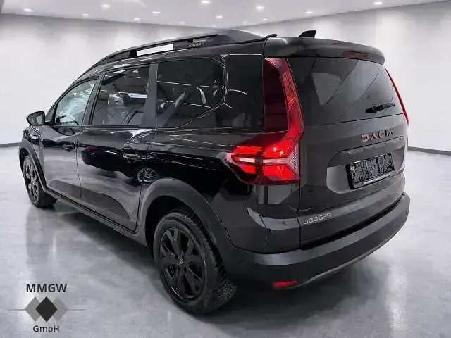 Gebraucht Dacia Jogger Extreme 110 PS (80 kW) 2024 Perlmuttschwarz Van / Kleinbus