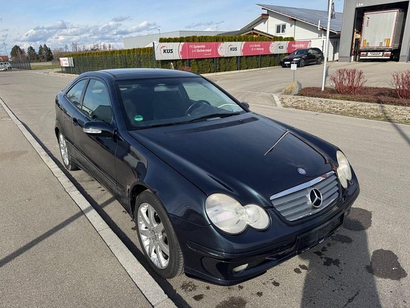 Gebraucht Mercedes C180 129 PS (94 kW) 2001 Schwarz Coupé