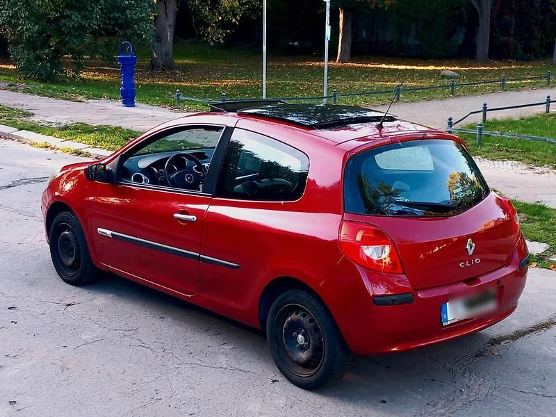 Rot Gebraucht 2010 Renault Clio II Kleinwagen | 2.990 € (Fairer Preis) - Bild 1/4