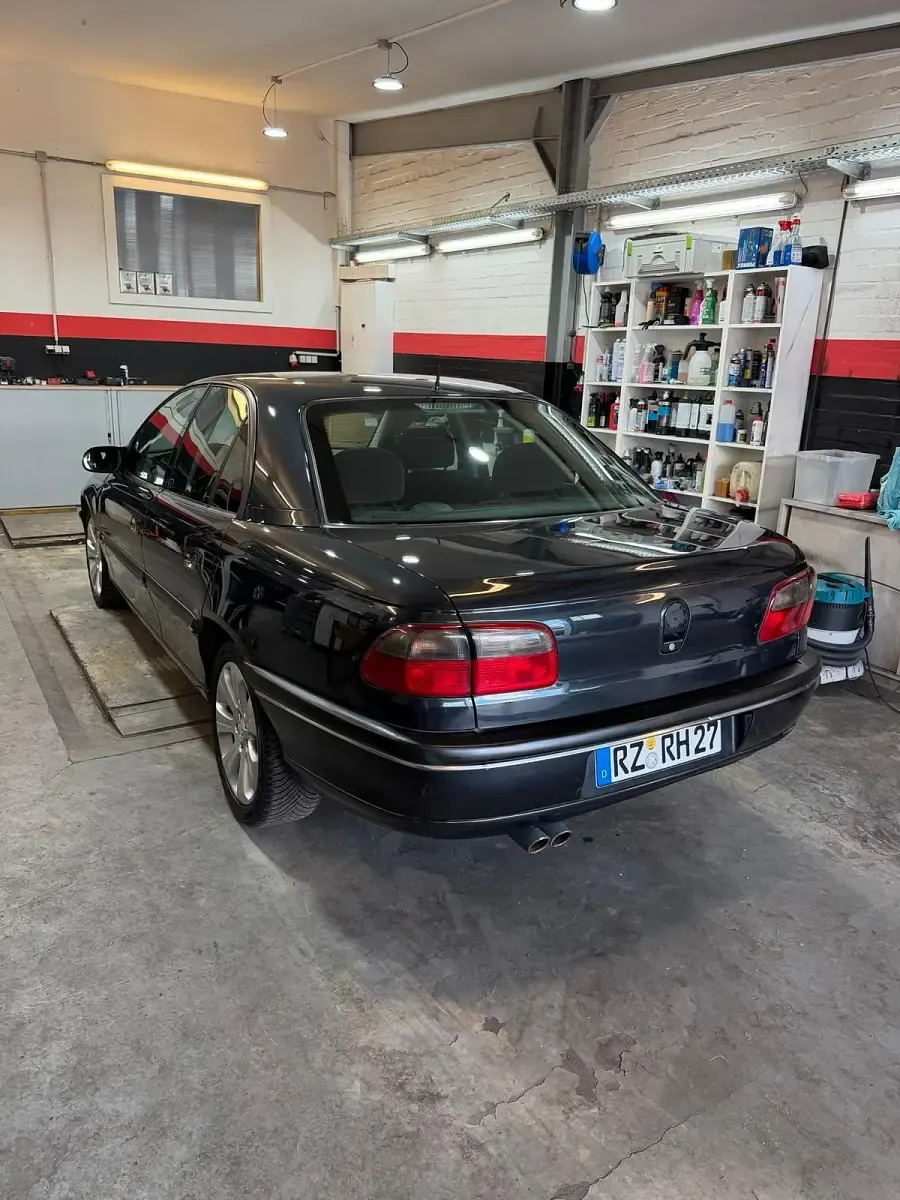 Gebraucht Opel Omega 210 PS (154 kW) 1997 Schwarz Limousine
