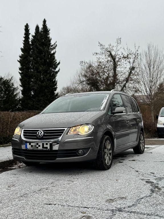 Grau Gebraucht 2007 VW Touran Trendline Van / Kleinbus | 3.200 € (Fairer Preis) - Bild 1/4