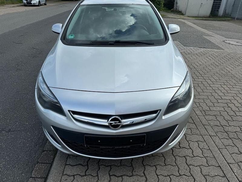 Silber Gebraucht 2013 Opel Astra Selection Kombi | 1.500 € (Superpreis) - Bild 1/4
