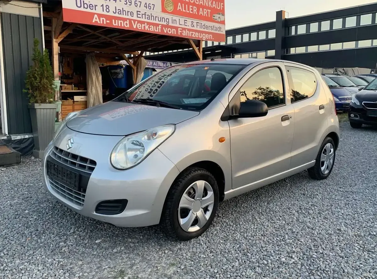 Gebraucht Suzuki Alto 68 PS (50 kW) 2011 Silber Kleinwagen
