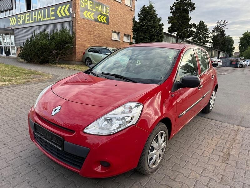 Rot Gebraucht 2012 Renault Clio IV Limousine | 2.490 € (Superpreis) - Bild 1/4