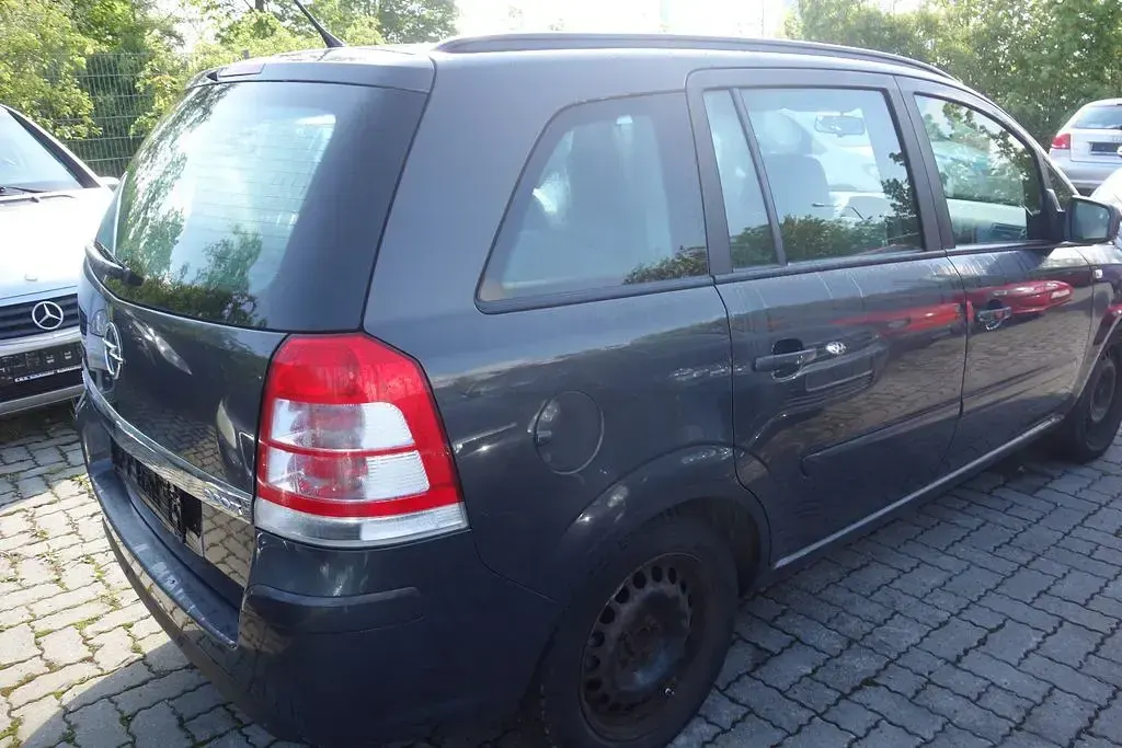 Gebraucht Opel Zafira Family 110 PS (80 kW) 2014 Grau Van / Kleinbus