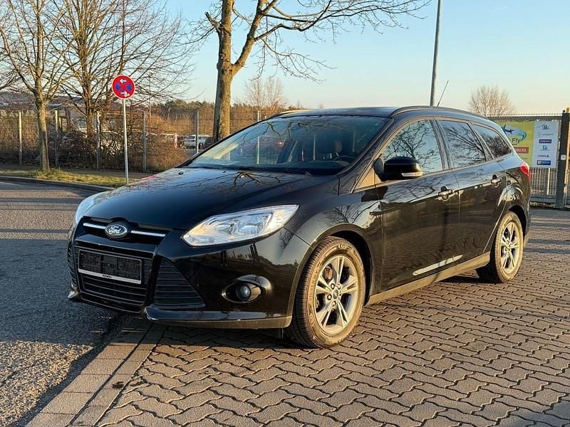 Schwarz Gebraucht 2014 Ford Focus SYNC Edition Kombi | 2.300 € (Guter Preis) - Bild 1/4