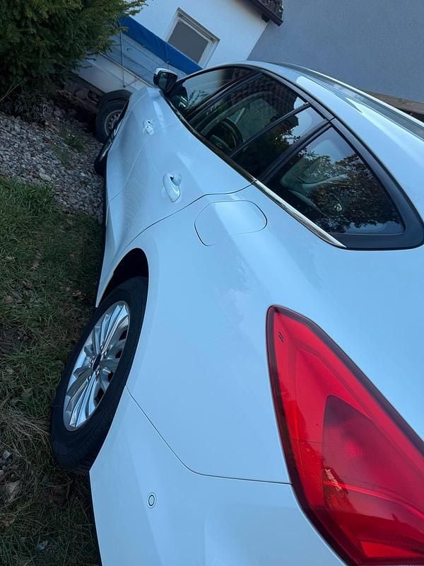 Gebraucht Ford Focus Titanium 150 PS (110 kW) 2019 Weiß Kombi