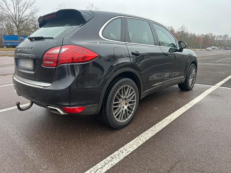 Gebraucht Porsche Cayenne 239 PS (175 kW) 2010 Schwarz SUV