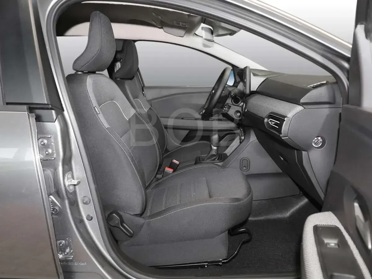 Gebraucht Dacia Jogger Expression 141 PS (103 kW) 2025 Dolomitgrau (grau) Van / Kleinbus
