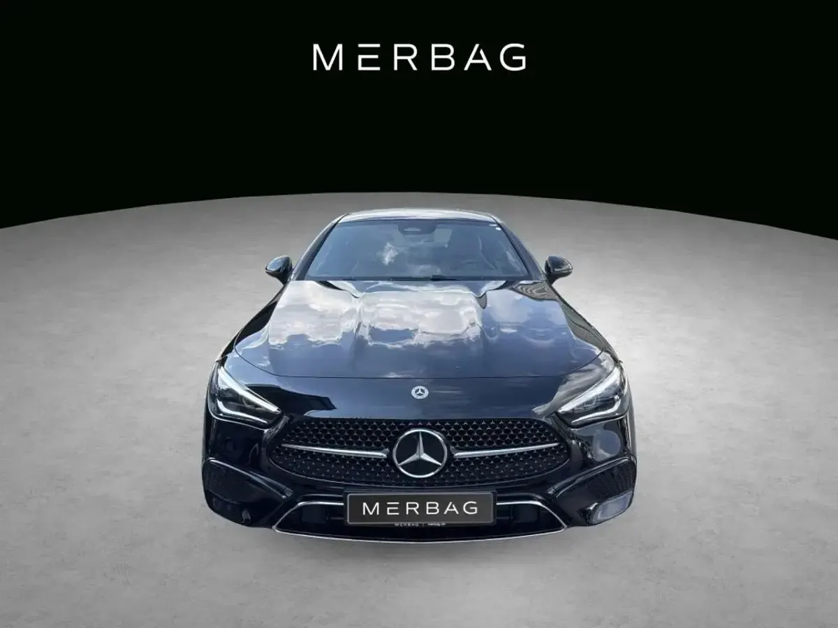 Gebraucht Mercedes CLE180 170 PS (125 kW) 2025 Schwarz Coupé