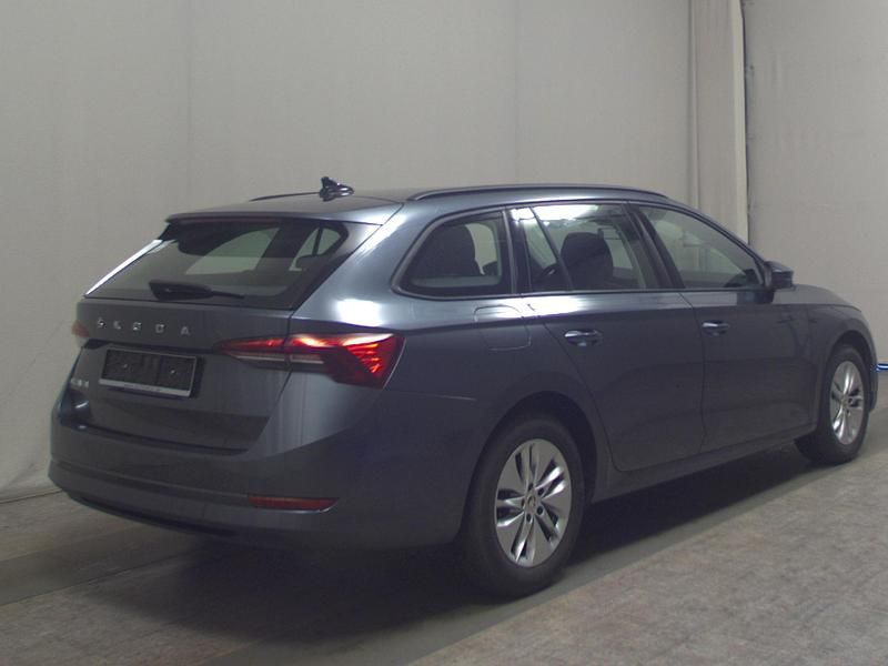 Gebraucht Skoda Octavia Ambition 150 PS (110 kW) 2021 Grau Kombi
