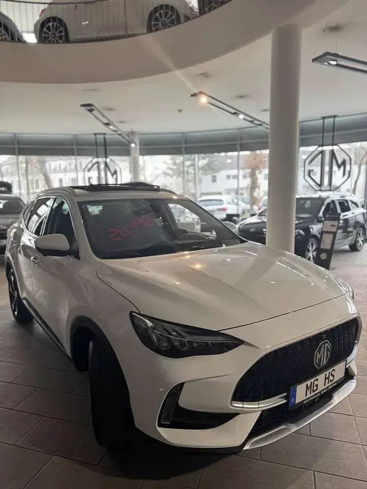 Gebraucht MG HS Luxury 162 PS (119 kW) 2024 Dover white SUV