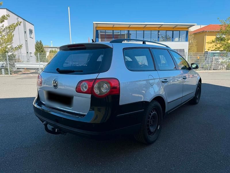Gebraucht VW Passat 140 PS (102 kW) 2010 Silber Kombi