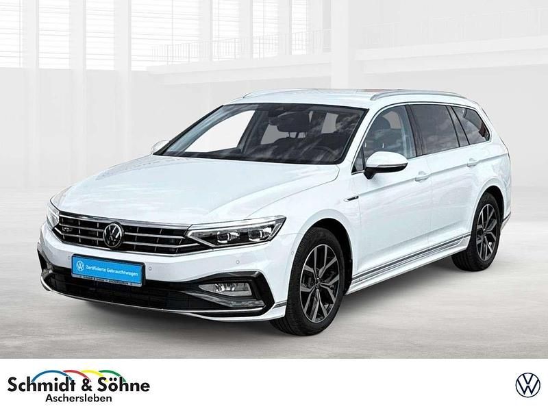 Weiß metallic Gebraucht 2024 VW Passat Elegance Kombi | 38.910 € (Fairer Preis) - Bild 1/4