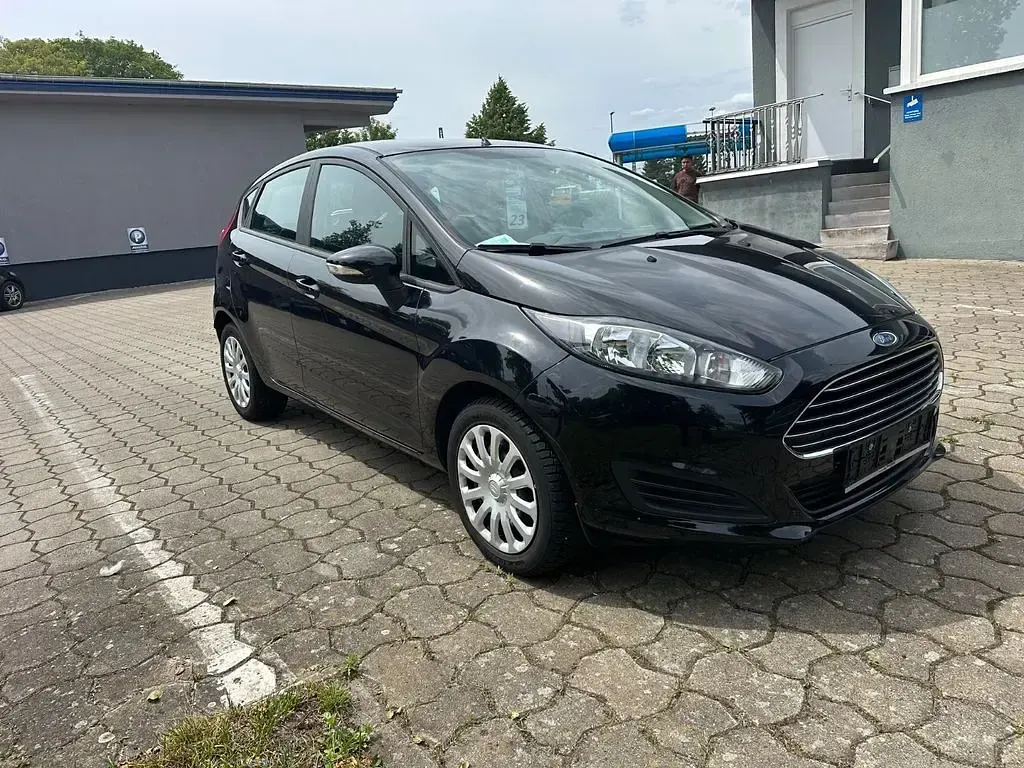 Gebraucht Ford Fiesta Trend 80 PS (58 kW) 2015 Schwarz Kleinwagen