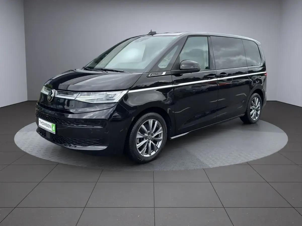 Gebraucht VW Multivan Style 204 PS (150 kW) 2023 Deep black perleffekt Van / Kleinbus