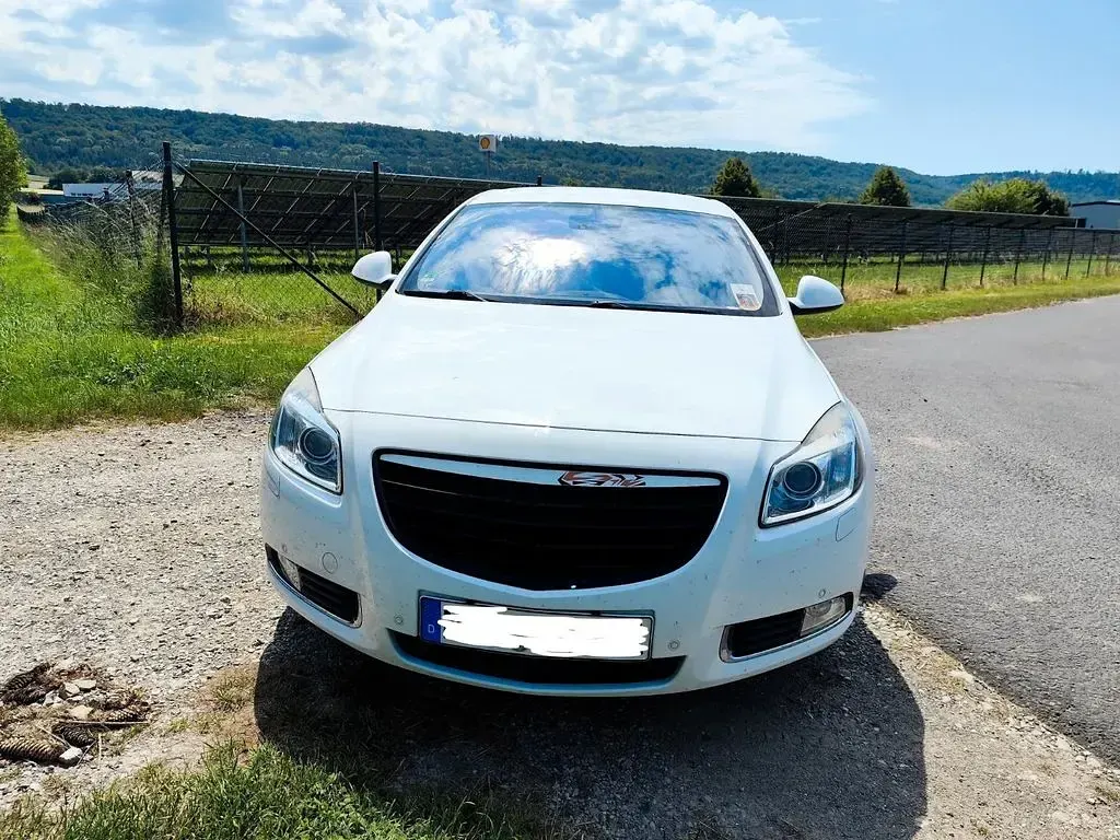 Gebraucht Opel Insignia Innovation 220 PS (161 kW) 2009 Weiß Limousine