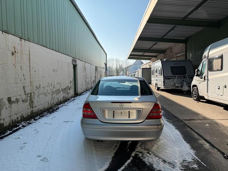 Gebraucht Mercedes C180 143 PS (105 kW) 2003 Silber Limousine
