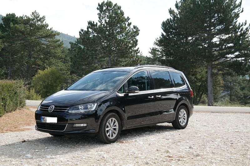 Gebraucht VW Sharan Comfortline 150 PS (110 kW) 2015 Schwarz Van / Kleinbus