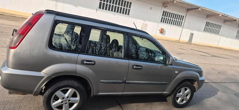 Gebraucht Nissan X-Trail 135 PS (99 kW) 2004 Silber SUV