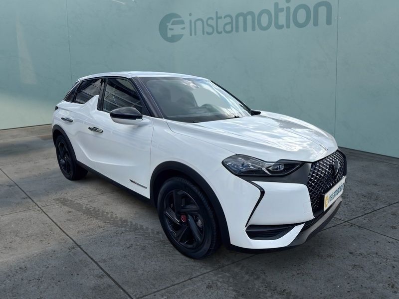 Weiß Gebraucht 2022 DS Automobiles DS3 Crossback E-Tense Performance Line Plus SUV | 18.290 € (Fairer Preis) - Bild 1/4