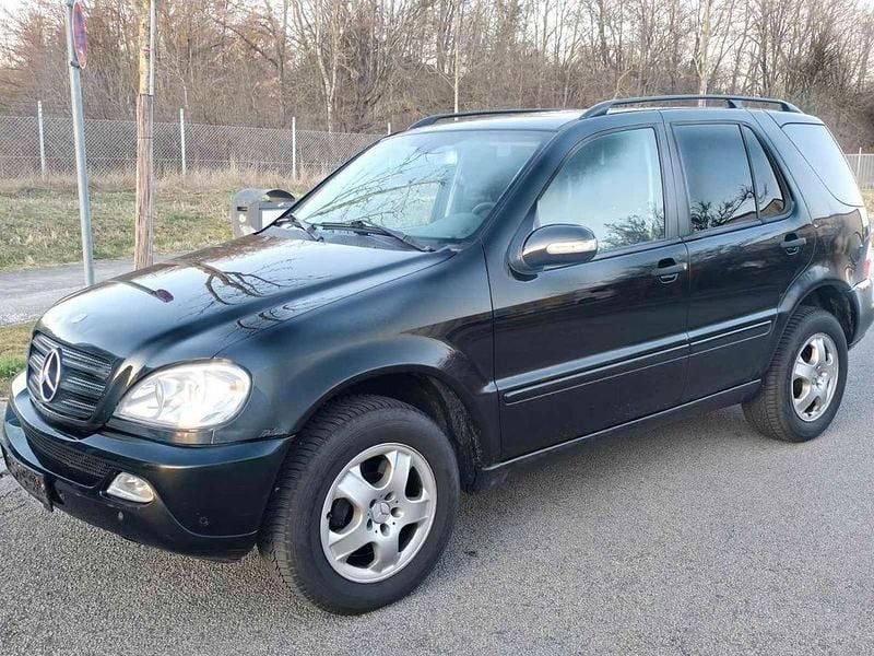 Gebraucht Mercedes ML270 163 PS (119 kW) 2002 Schwarz SUV