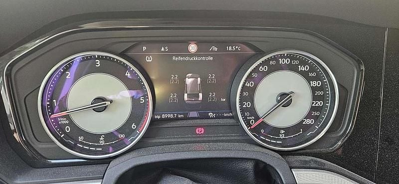 Blau Gebraucht 2020 VW Touareg SUV | 37.000 € - Bild 1/4