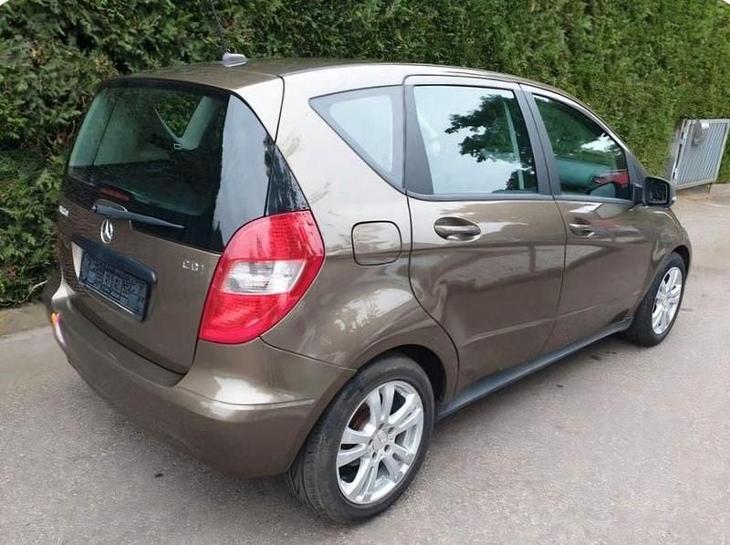 Gebraucht Mercedes A160 82 PS (60 kW) 2011 Braun Limousine