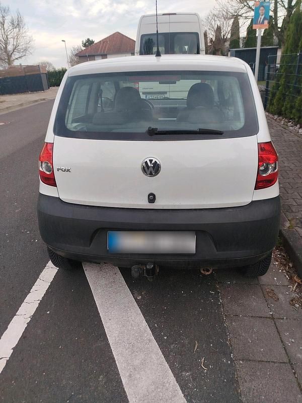 Gebraucht VW Fox 55 PS (40 kW) 2009 Weiß Kleinwagen