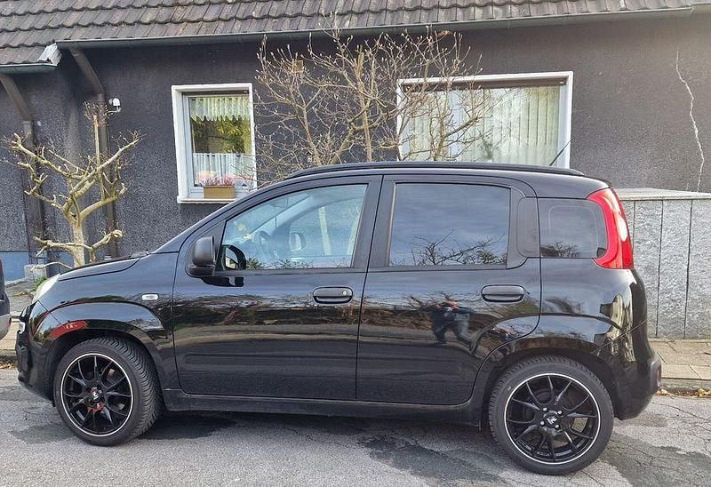 Schwarz Gebraucht 2013 Fiat Panda Kleinwagen | 5.350 € (Fairer Preis) - Bild 1/4