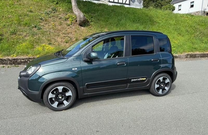 Grün Gebraucht 2025 Fiat Panda Cross Cross Kleinwagen | 15.200 € (Fairer Preis) - Bild 1/4