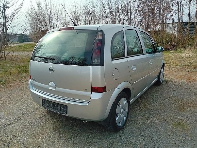 Gebraucht Opel Meriva 105 PS (77 kW) 2009 Silber Van / Kleinbus